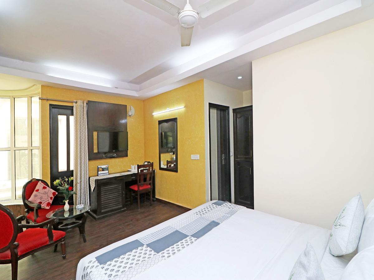 Oyo 13451 Star Corporate Avenue Hotell New Delhi Eksteriør bilde